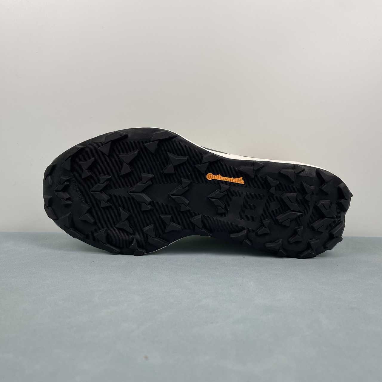 TERREX AGRAVIC TT White Black Yellow