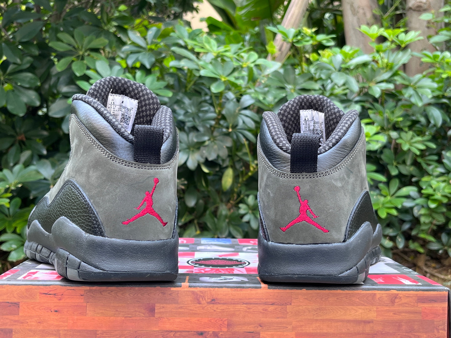 AJ10 Dark Shadow