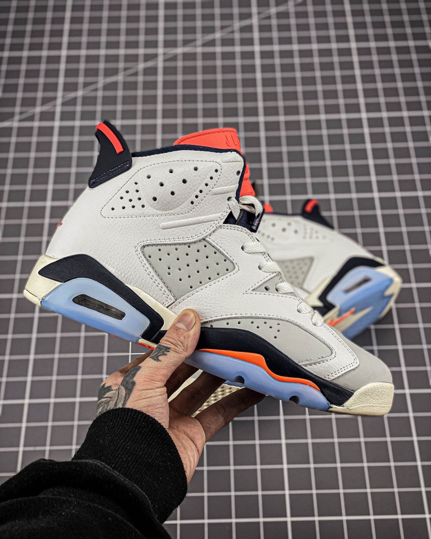 AJ6