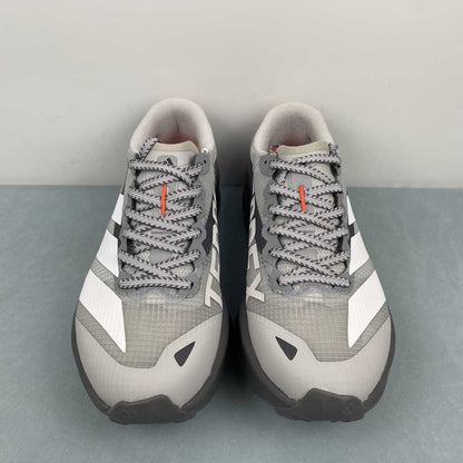 TERREX AGRAVIC Grey White