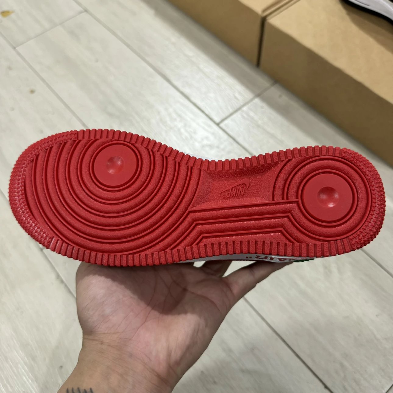 AF1 x LV Red