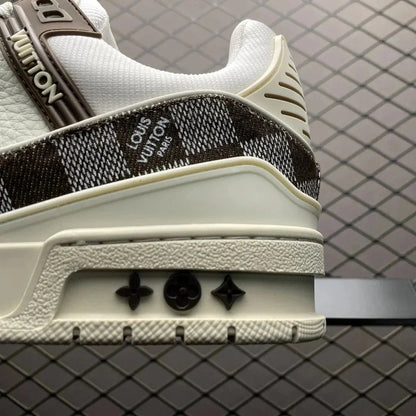 Aware Trainer Brown