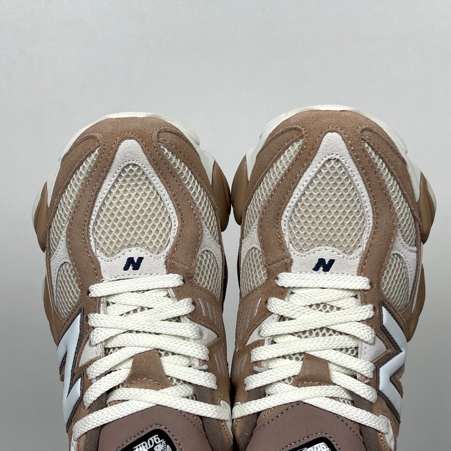 NB 9060 - Sparrow Flat Taupe