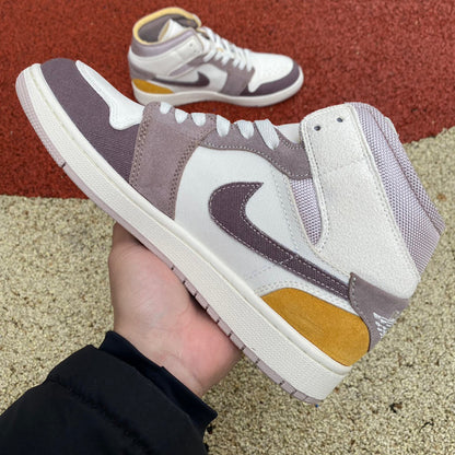 AJ1 MID Inside Out Taupe Haze