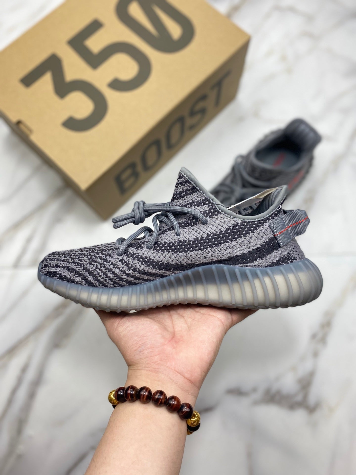 Boost 350 Beluga
