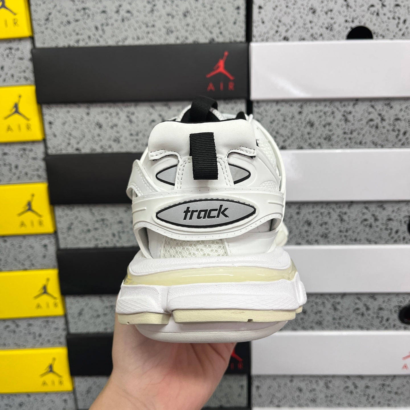 BLG Track White Black