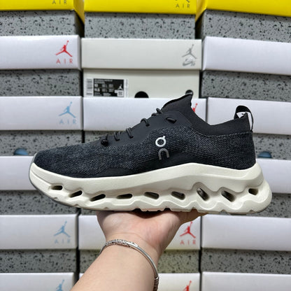 On Running Cloudtilt Remix Black & White Symbol