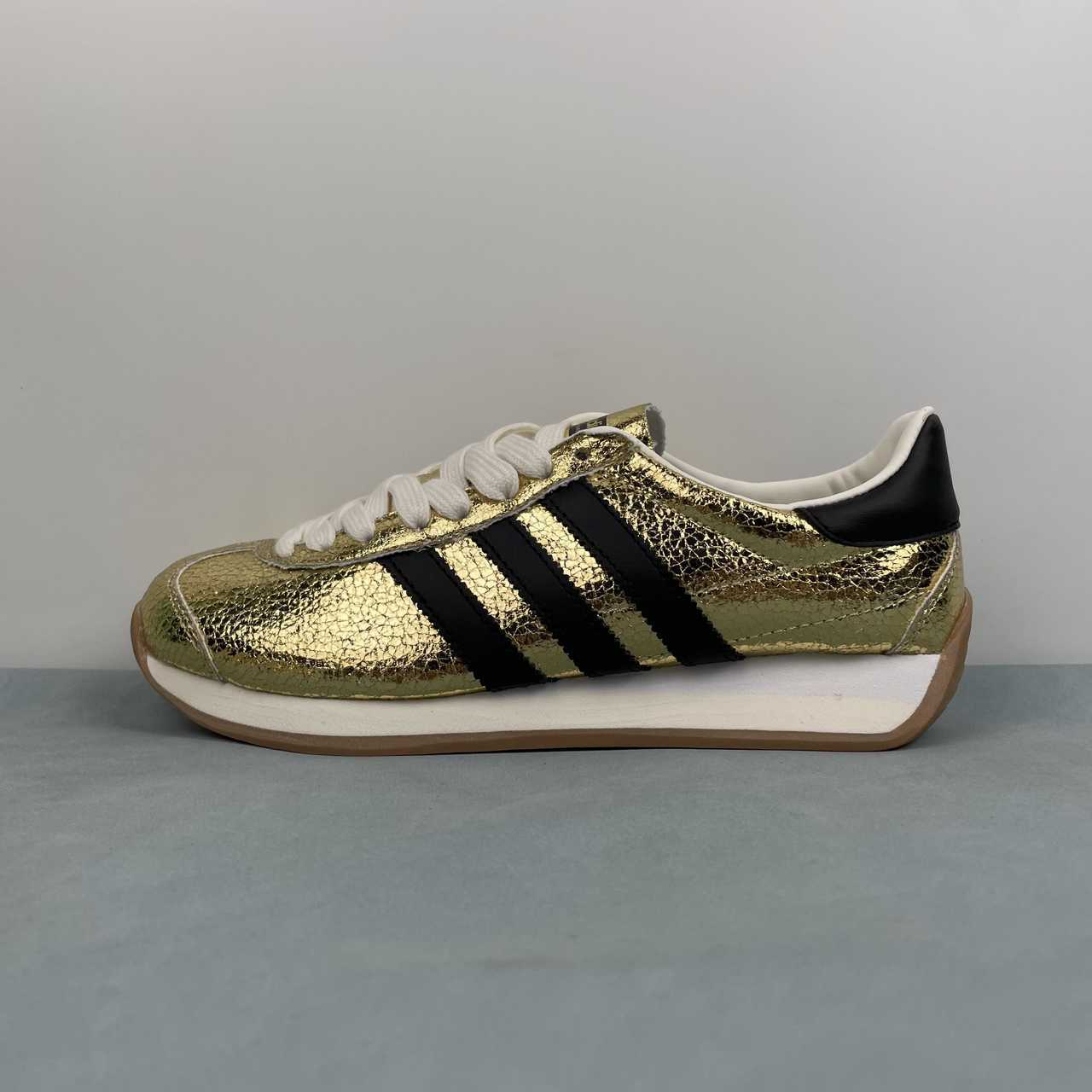 AD COUNTRY OG Gold Black