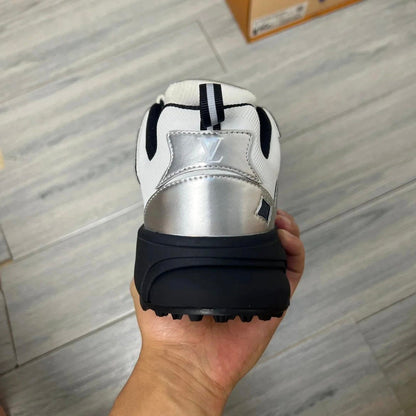 LV Runner Tatic Silver