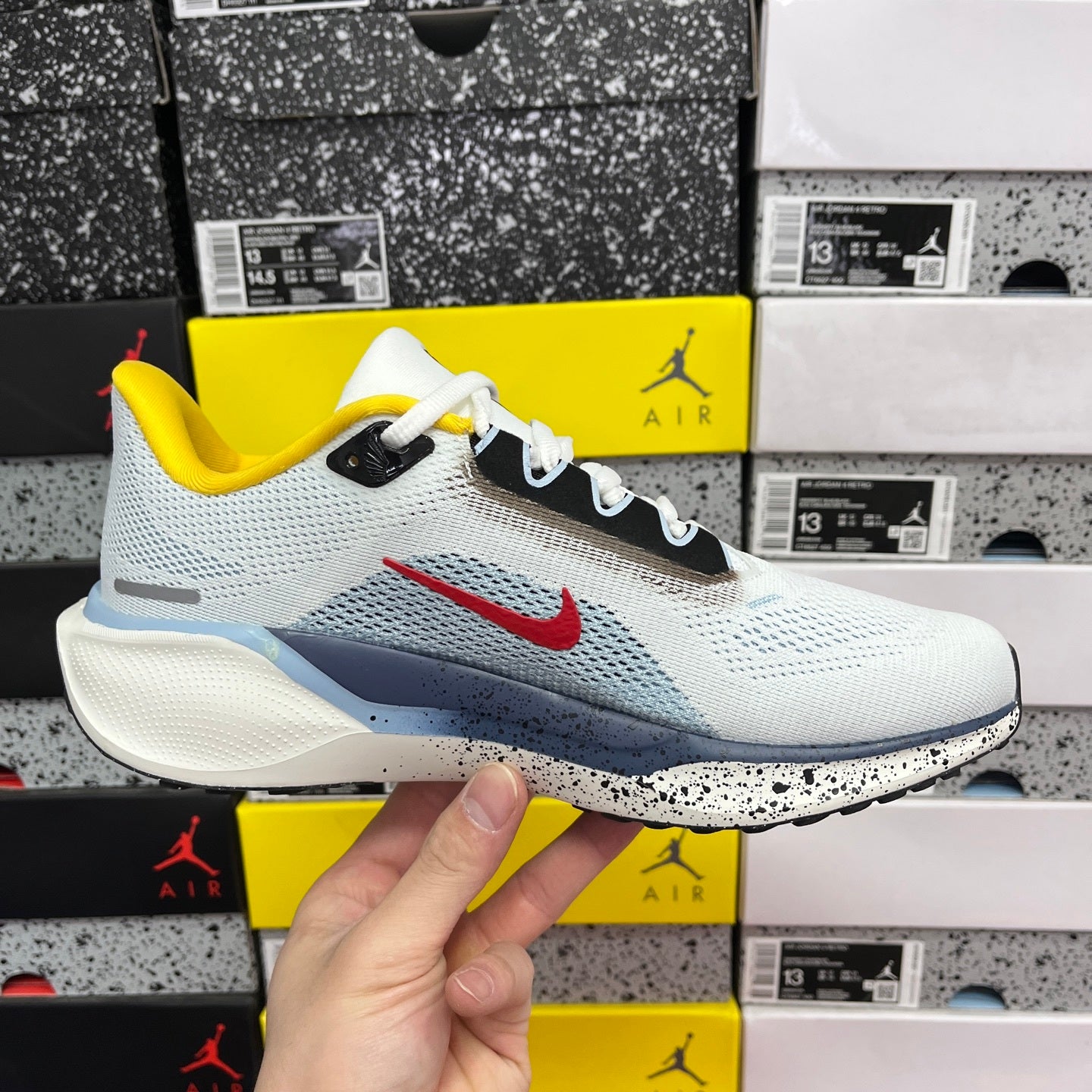 Pegasus White Red Yellow