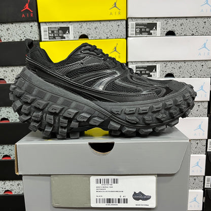 Defender Rubber Black