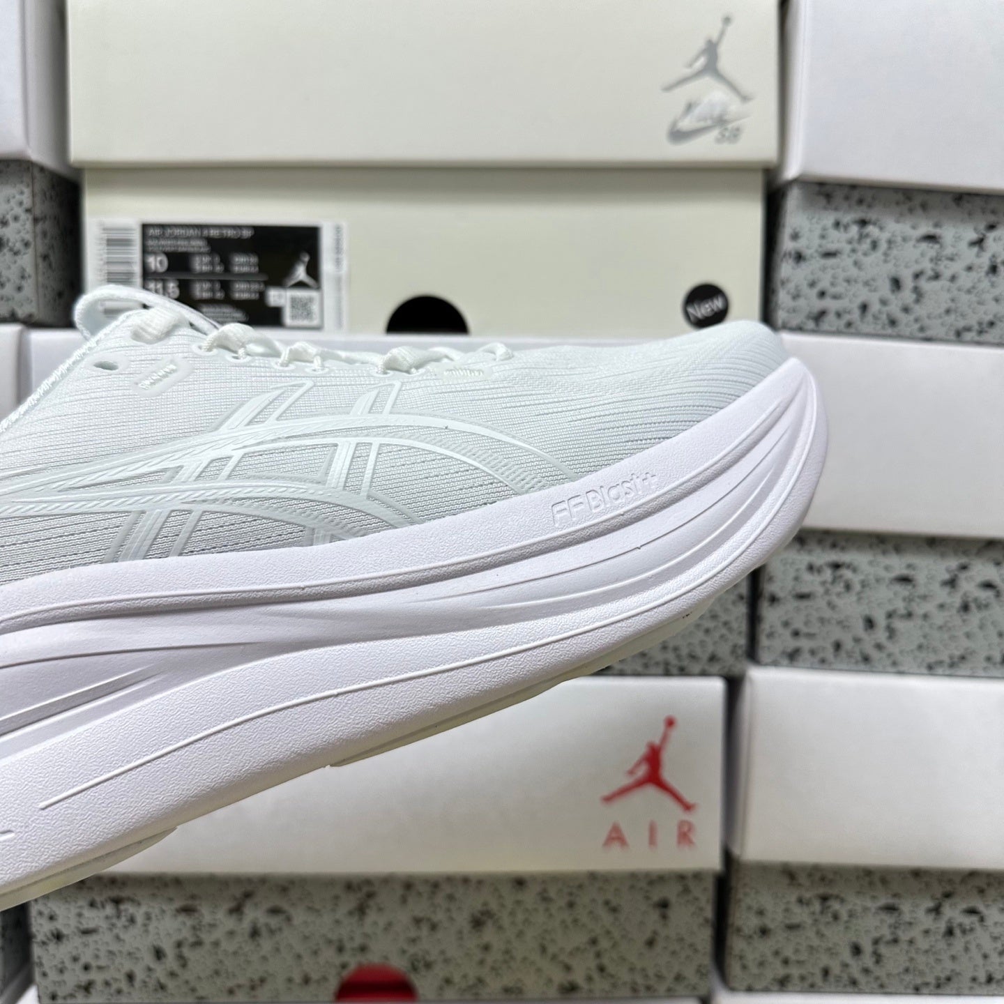 GEL-NIMBUS 28 WHITE