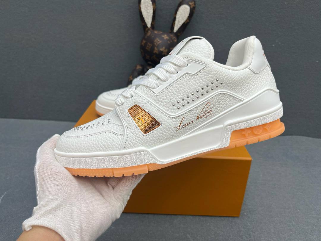 Trainer Orange