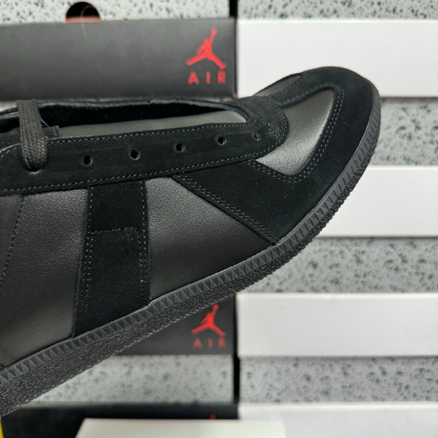 Maison Pure Black