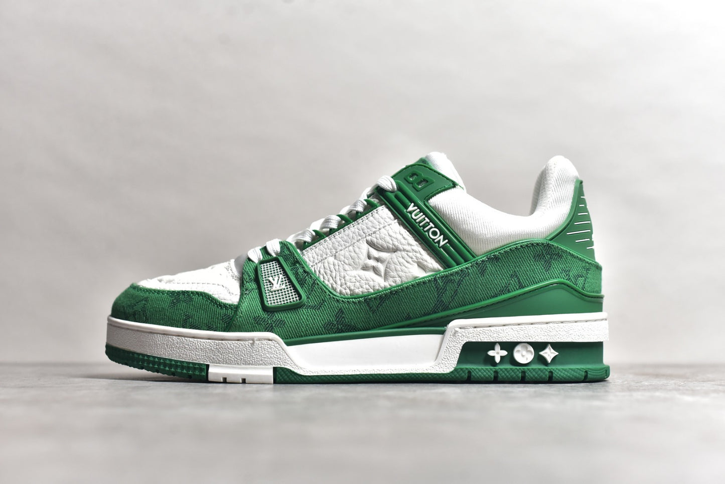 Trainer White and Green