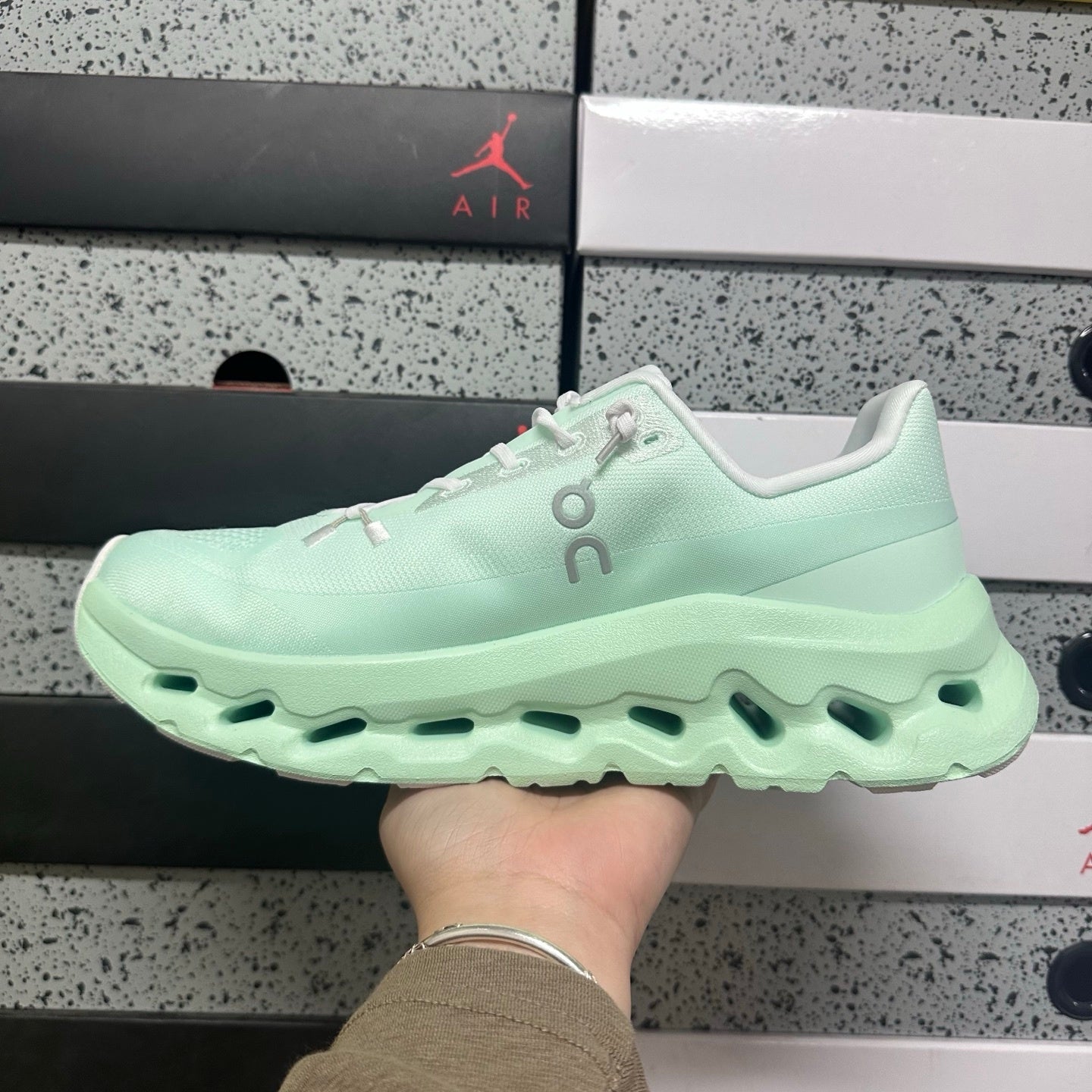 On Running Cloudtilt Remix Mint Green