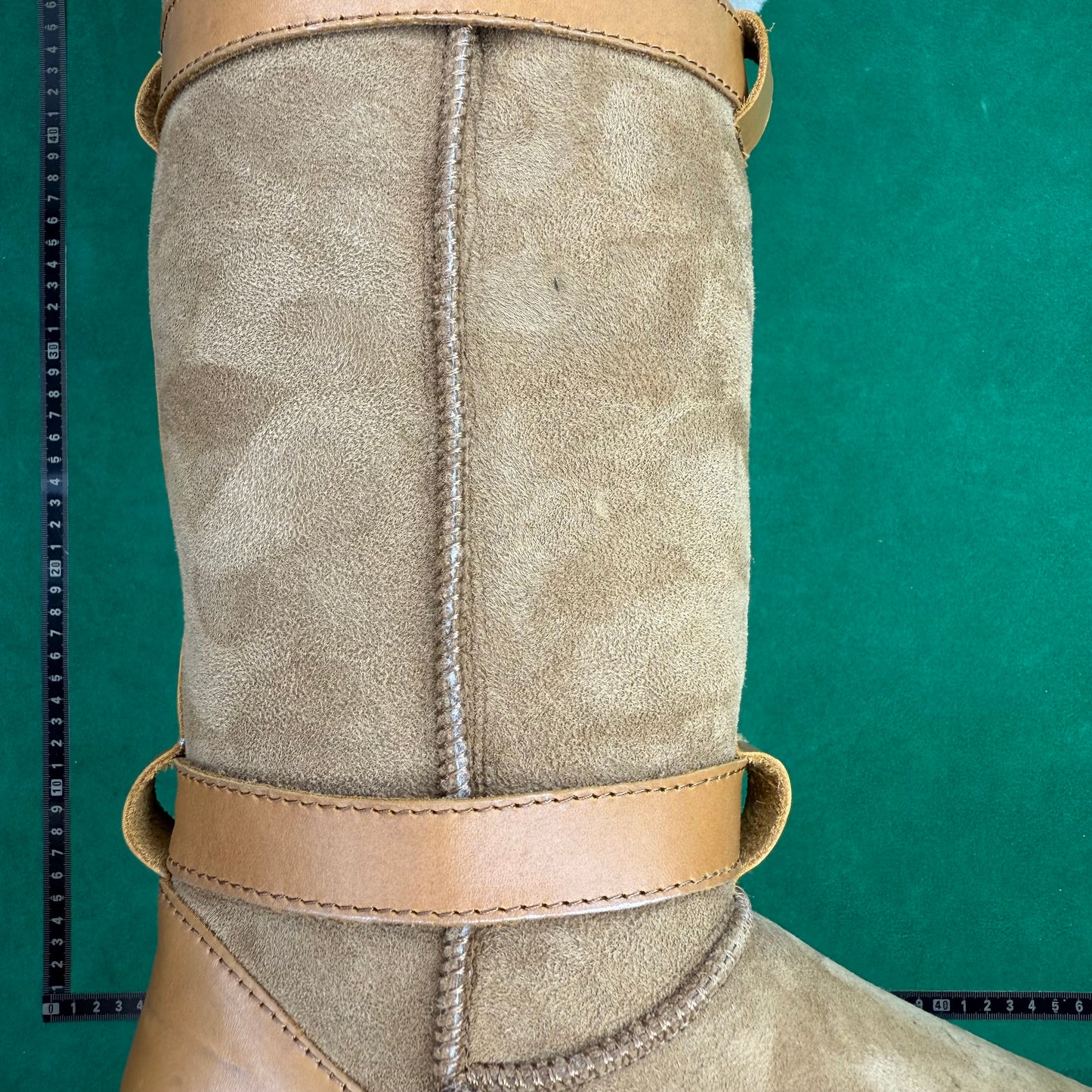 TT UGG CLASSIC ULTRA MINI