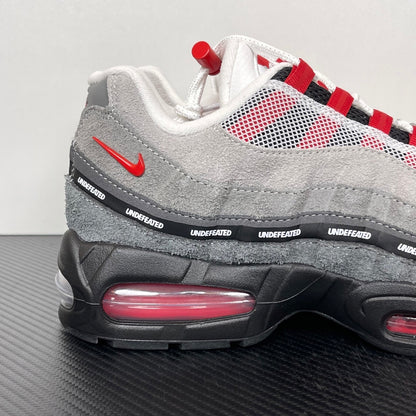 95 Undefeated Black Red