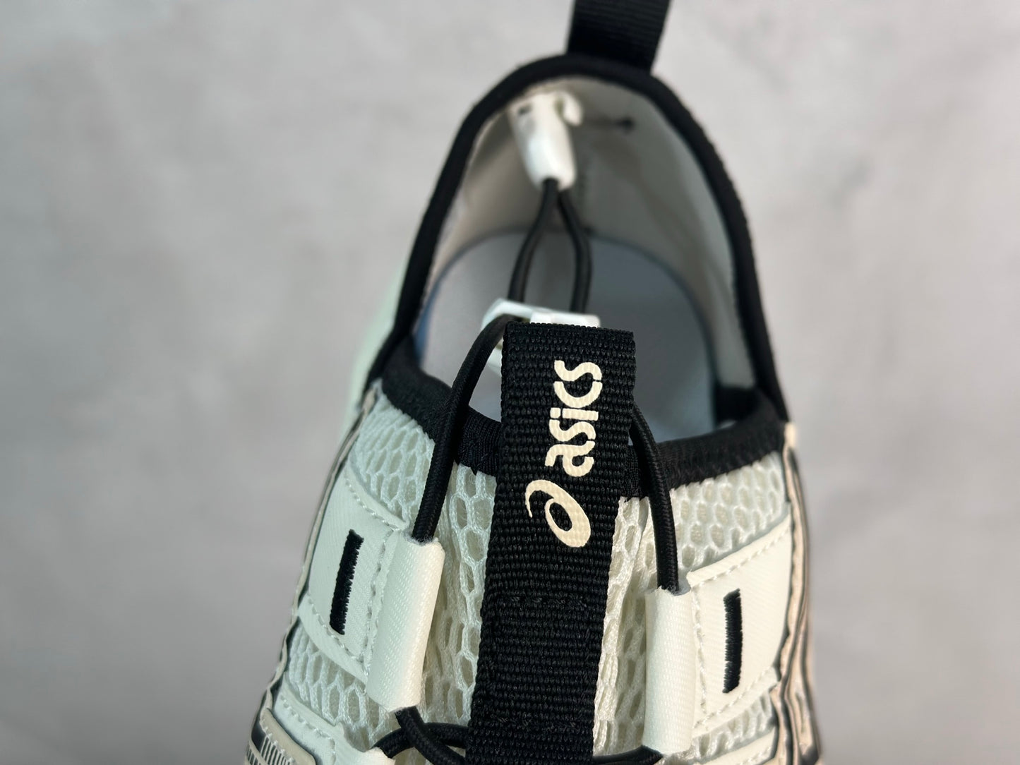 GEL-SONOMA TR White/Black