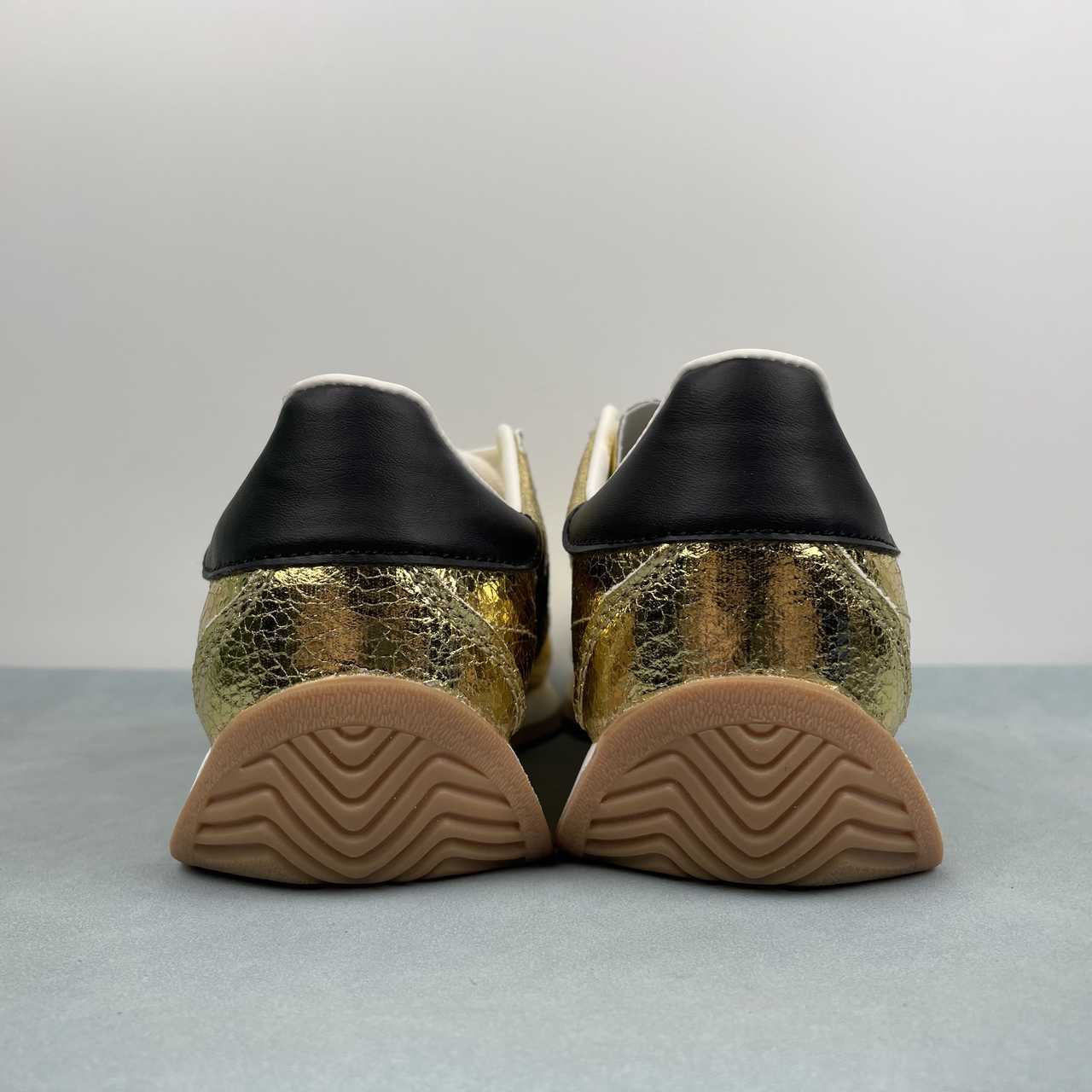 AD COUNTRY OG Gold Black
