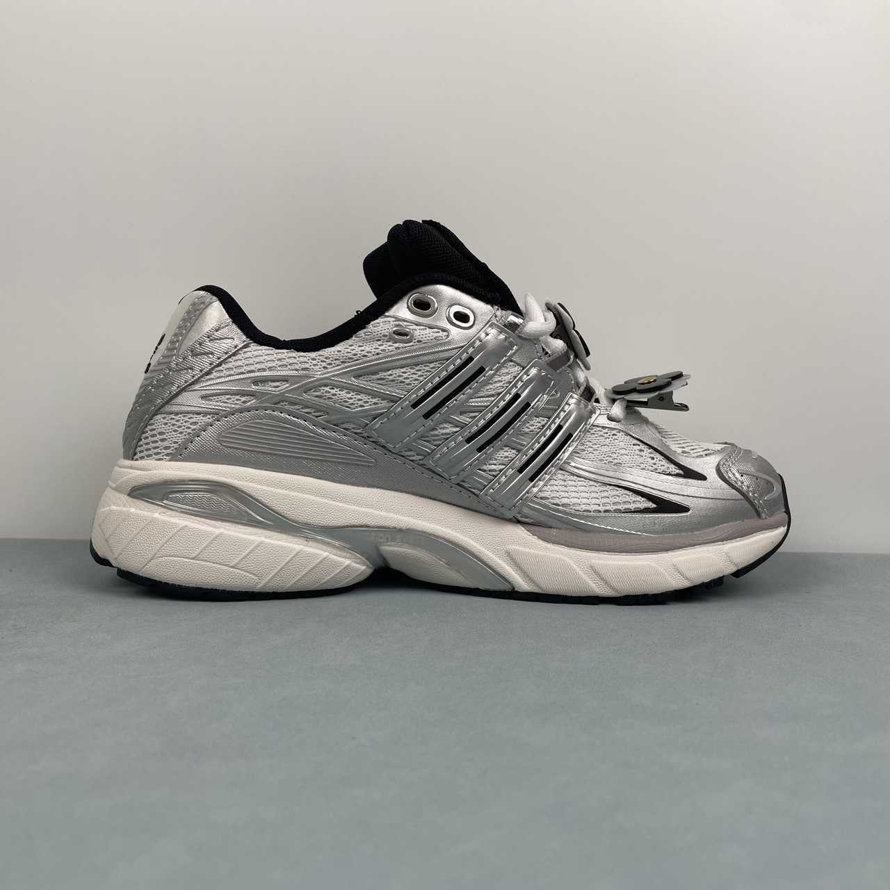 Adistar Cushion3 Silver Metallic