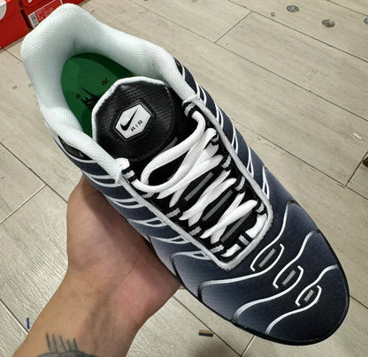 TN Black Mint Green