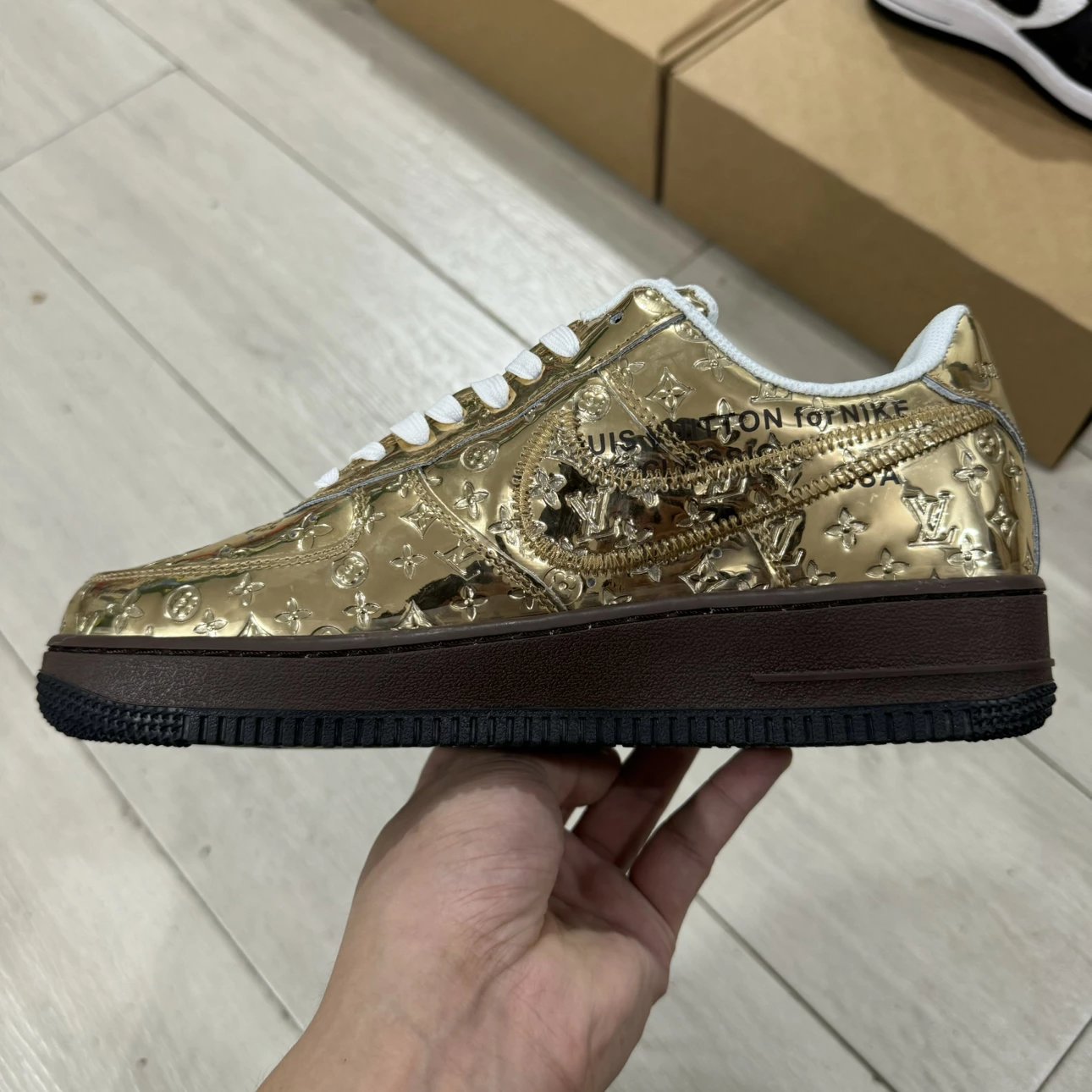AF1 x LV Gold