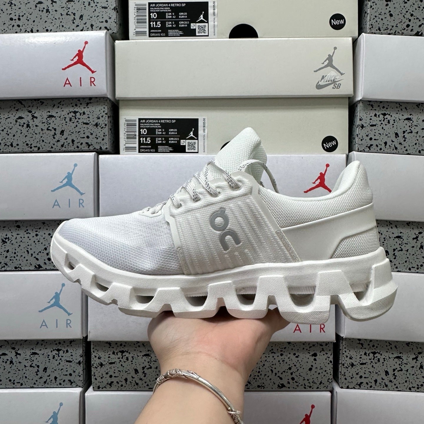 Cloudswift 4 White
