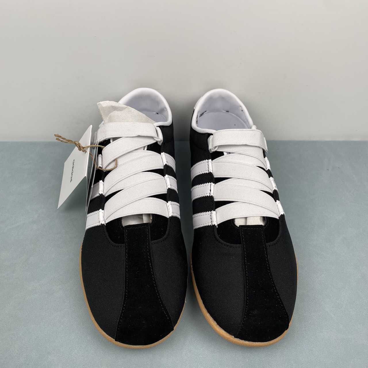 AD TOKYO Black White