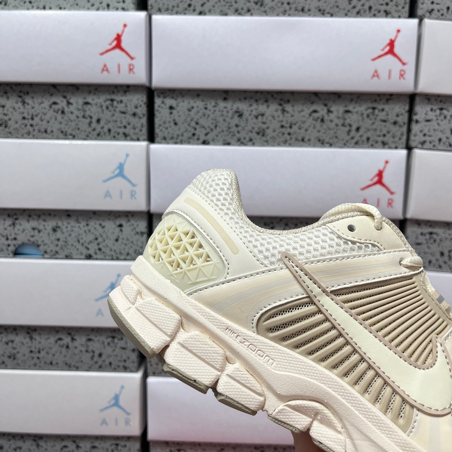 Vomero 5 Pale Ivory