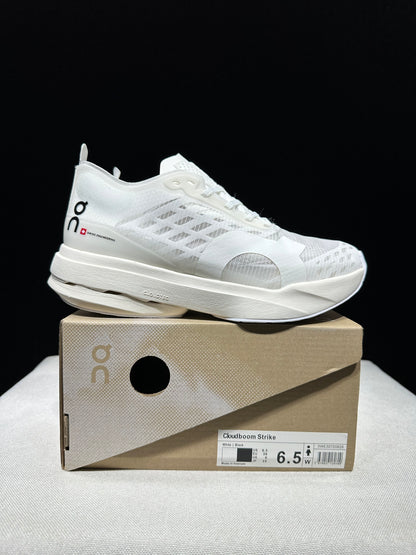 Cloudboom Strike White Black