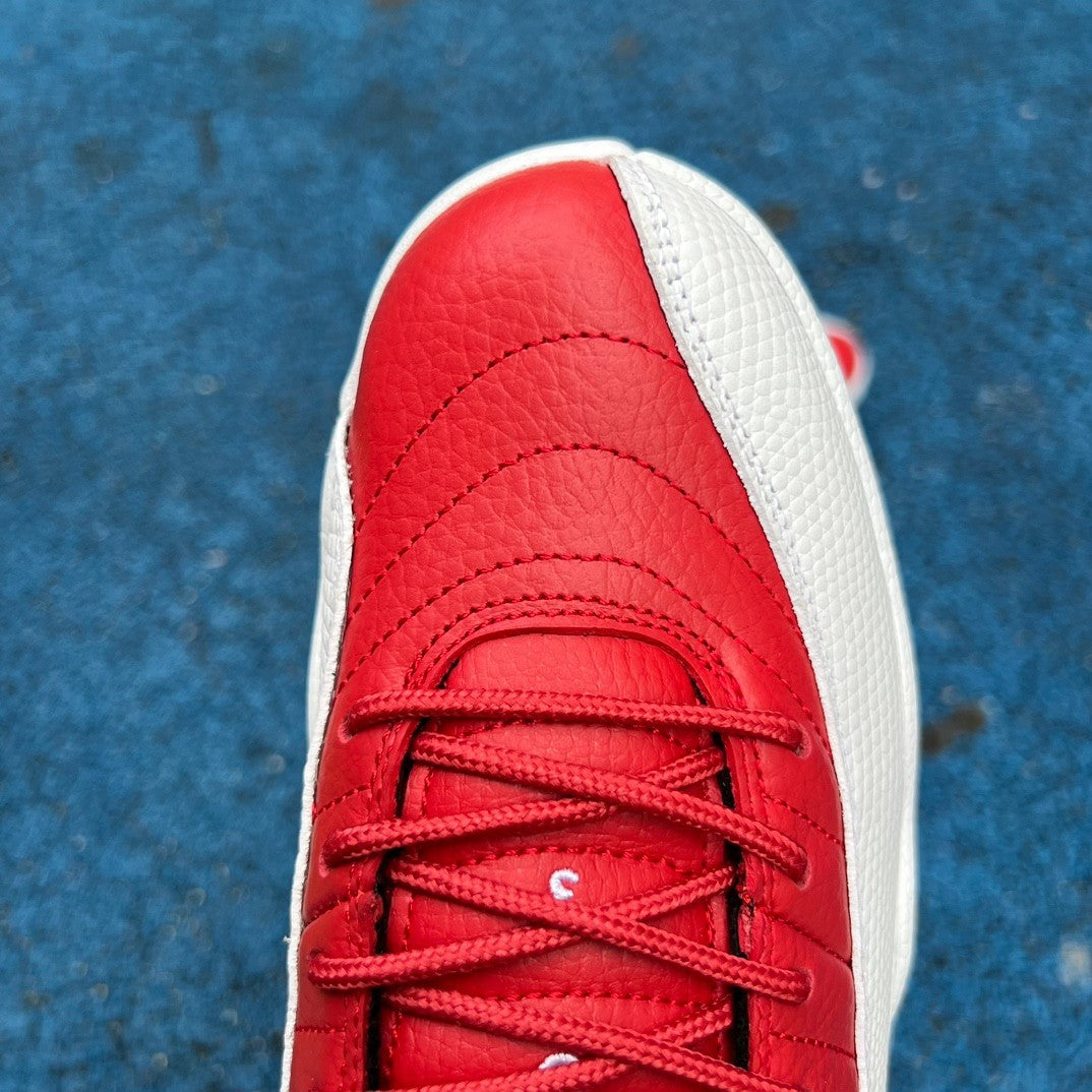 12 RED WHITE