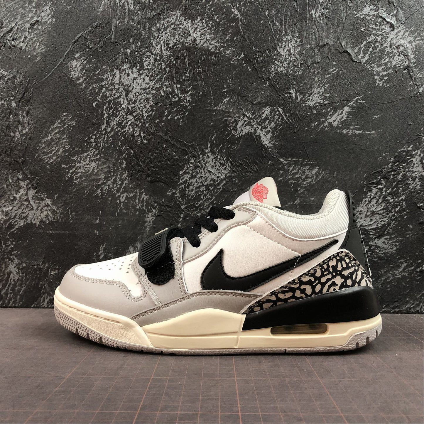 Legacy 312 White/Wolf Grey/Black