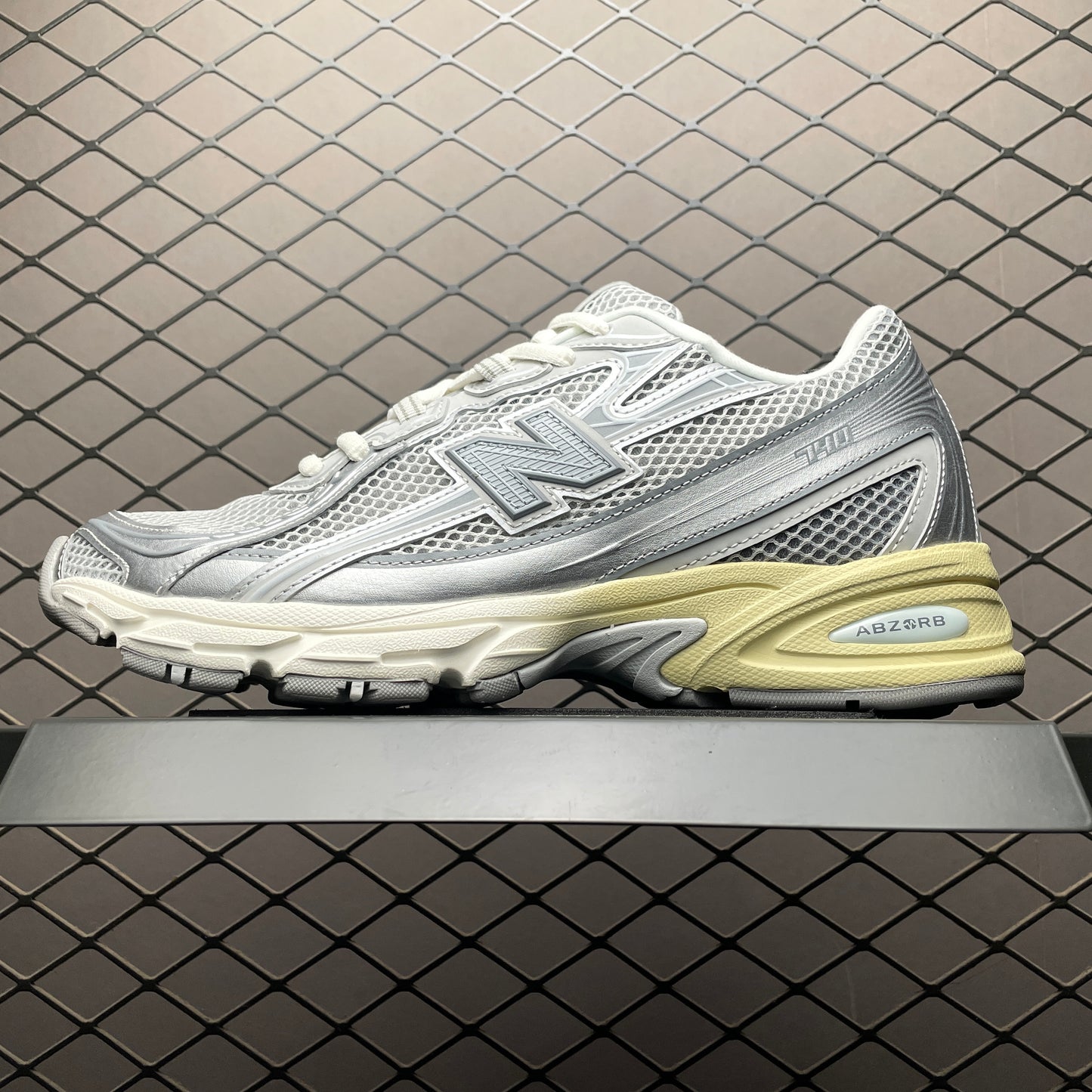 740 Silver White Yellow