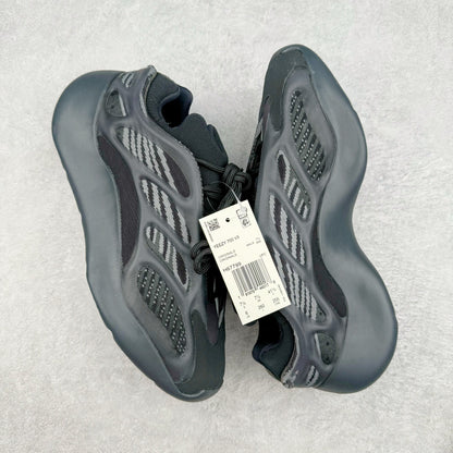 700 V3 Black Soul