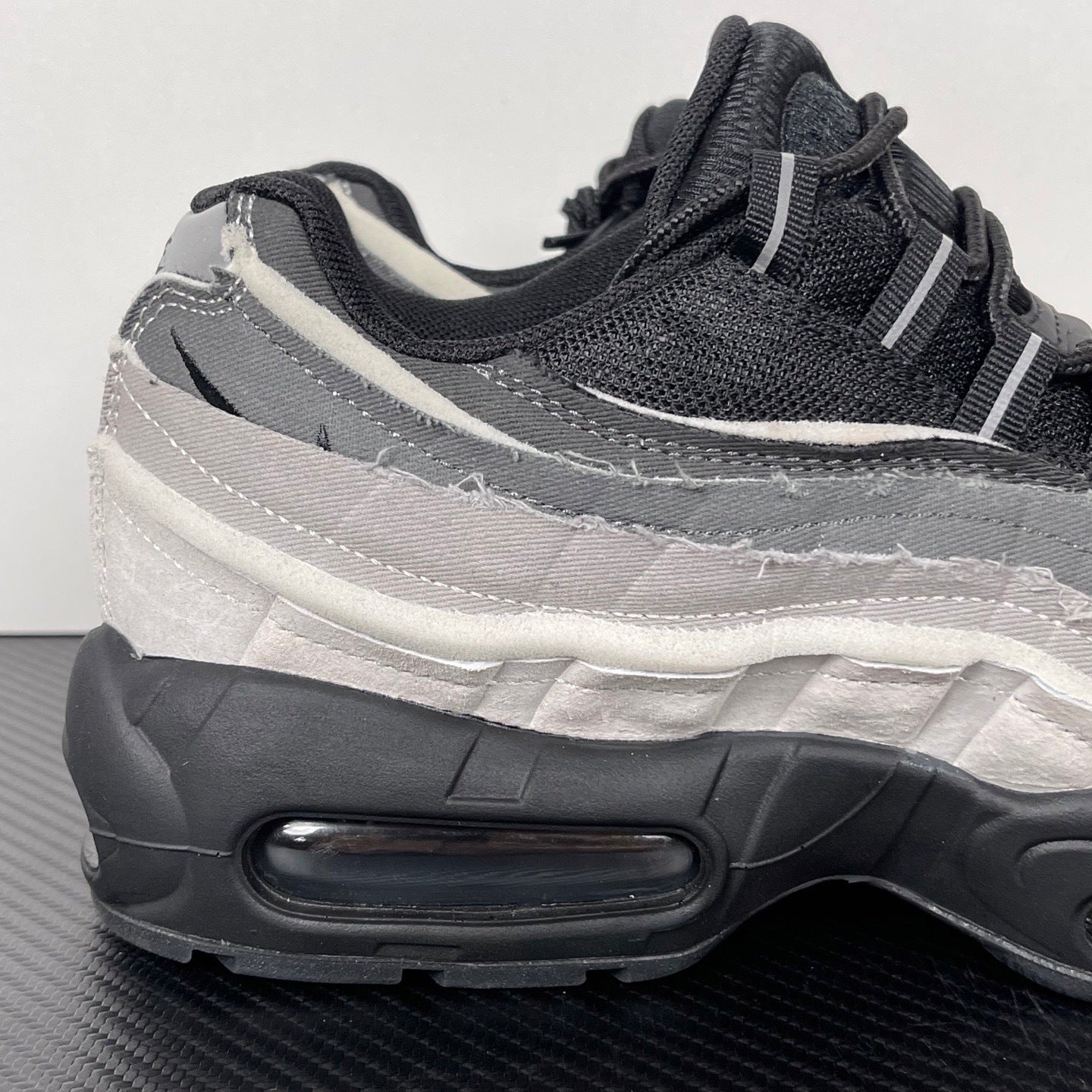 95 Comme des Garçons Black Grey