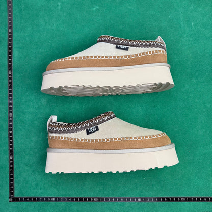 UGG Venture Daze