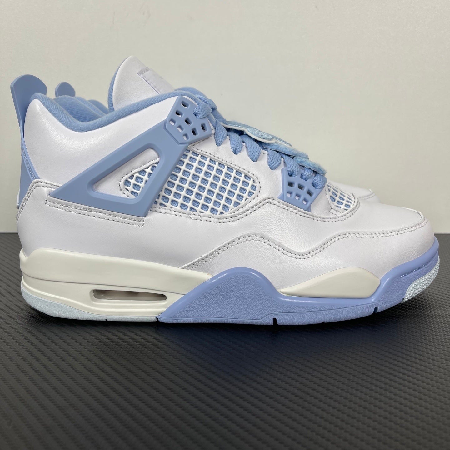 AJ4 Forget Me Not