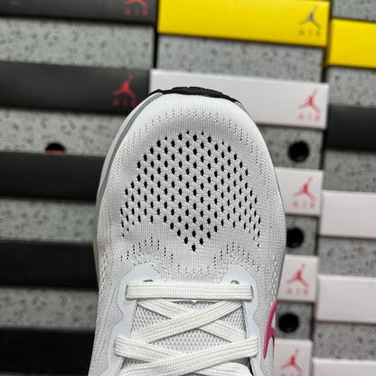 Quest 6 White