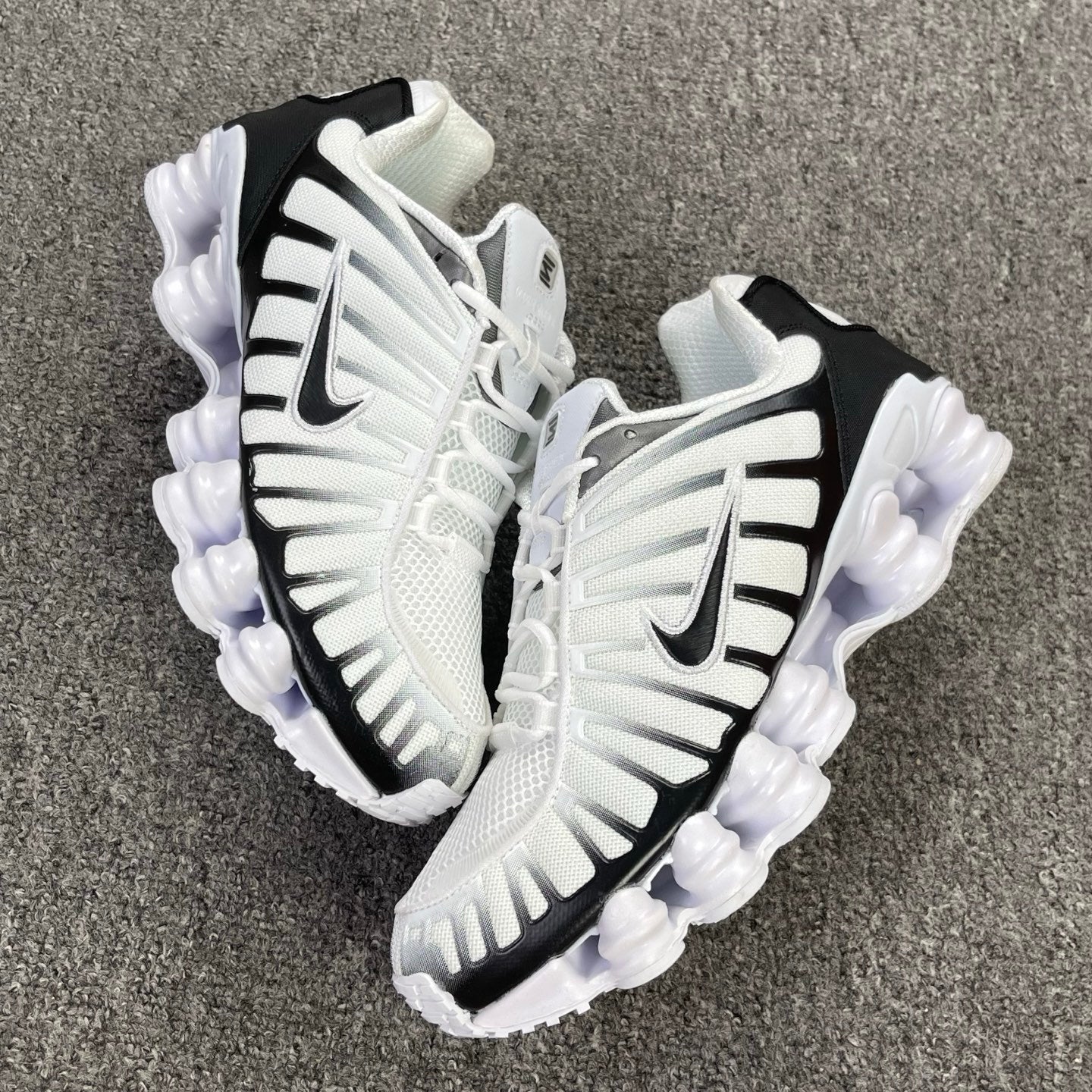 Aware Shox TL Black/White