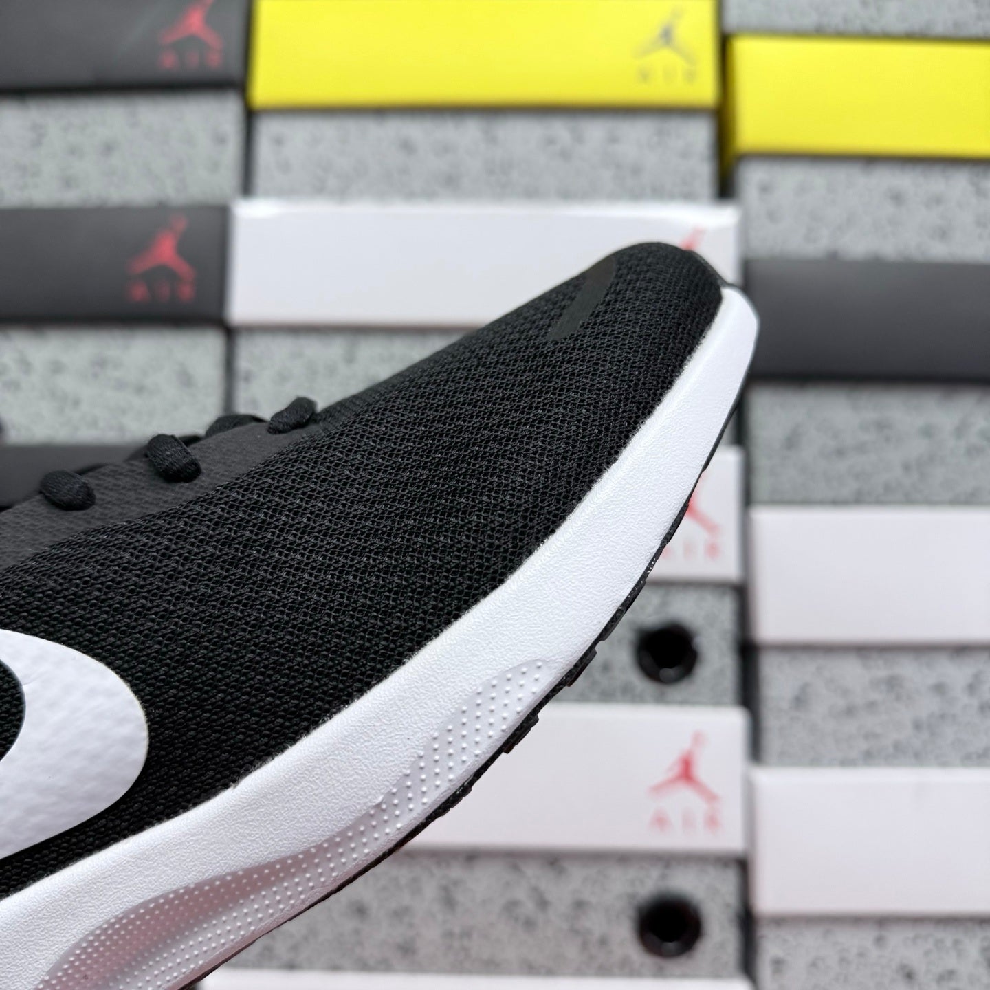 Winflo 8 Black/White
