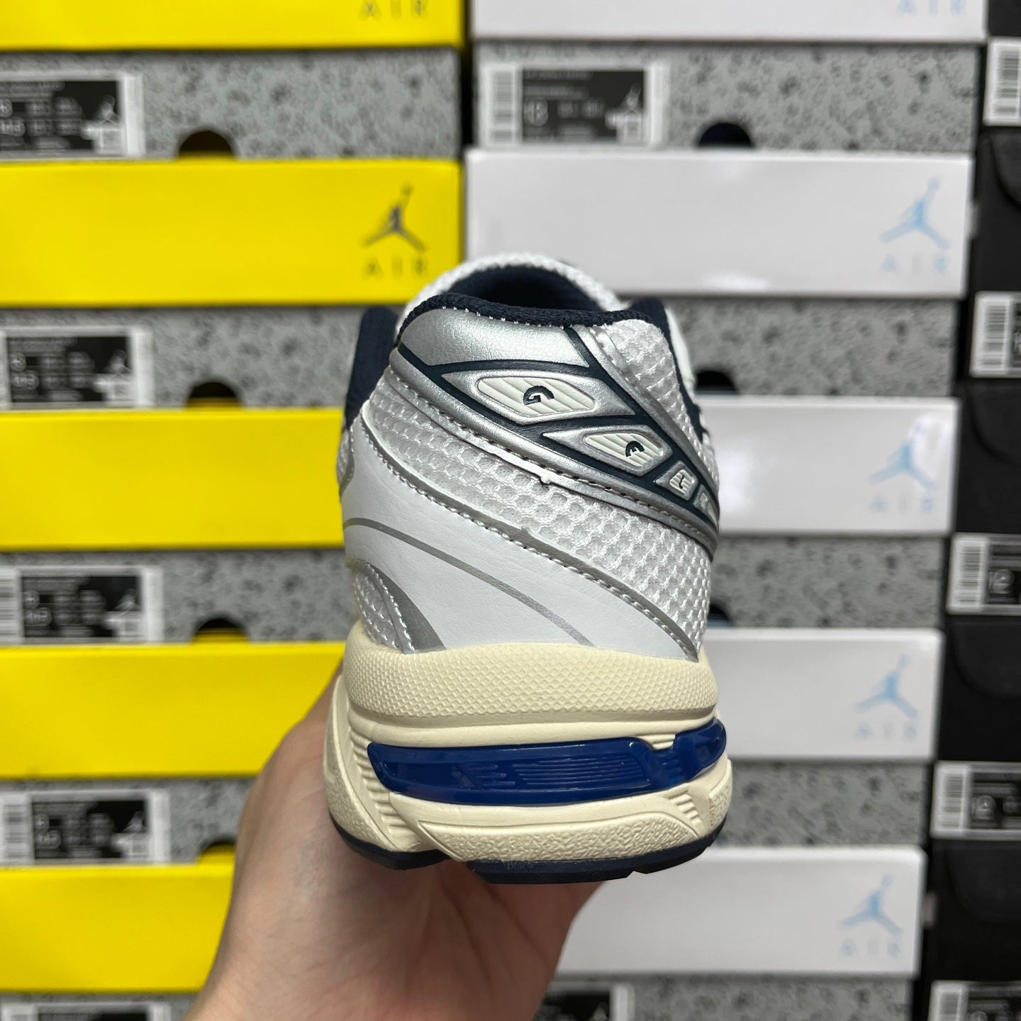 Gel-1130 White/Midnight