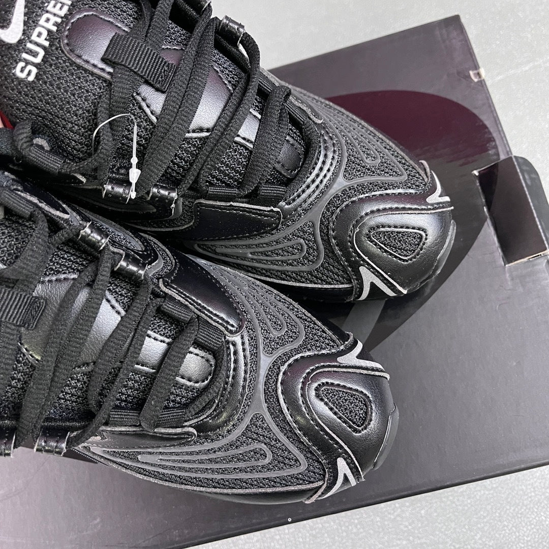98 Supreme Black
