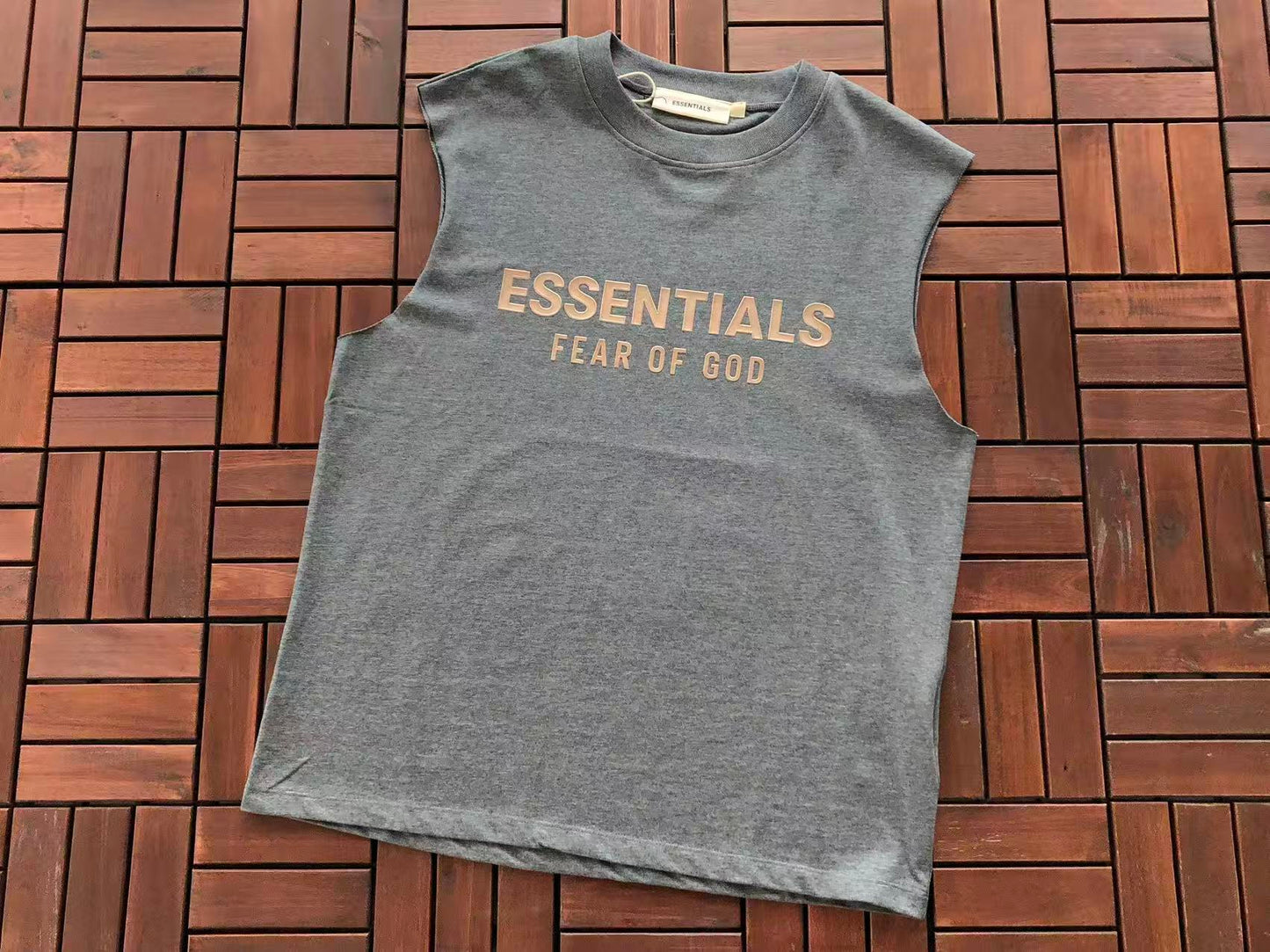 T-Shirts sem Mangas ESSENT