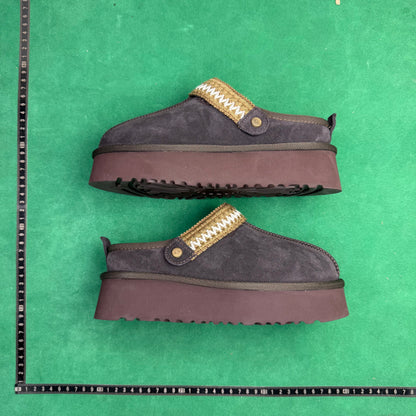 TT UGG