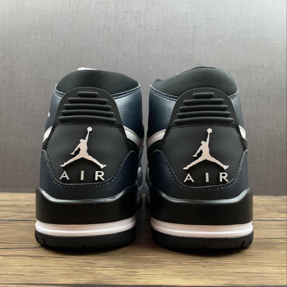 Legacy 312 White Midnight Navy