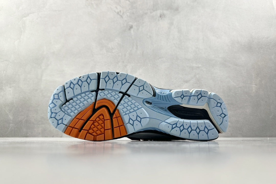 1906 White Orange