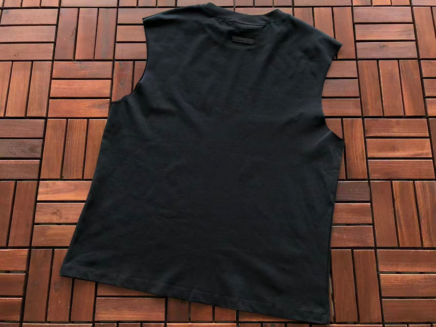 T-Shirts sem Mangas ESSENT