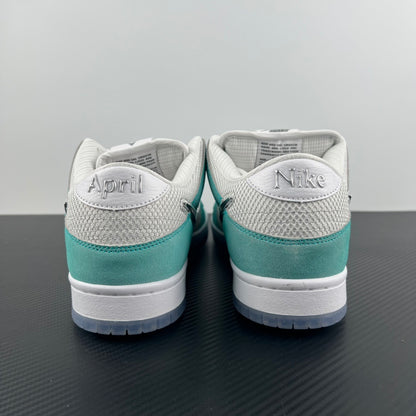 Dunk SB April