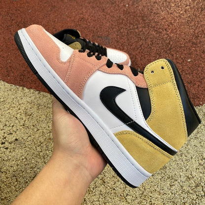 AJ1 MID Flight Club